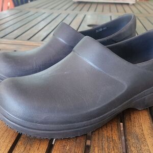 Women's CROCS Neria Pro II Black Slip On Clogs Size 10 Slip Resistant Work Clogs